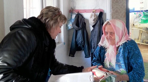 Депутат городской Думы Краснодара Татьяна Гелуненко приняла участие в награждении ветеранов Великой Отечественной