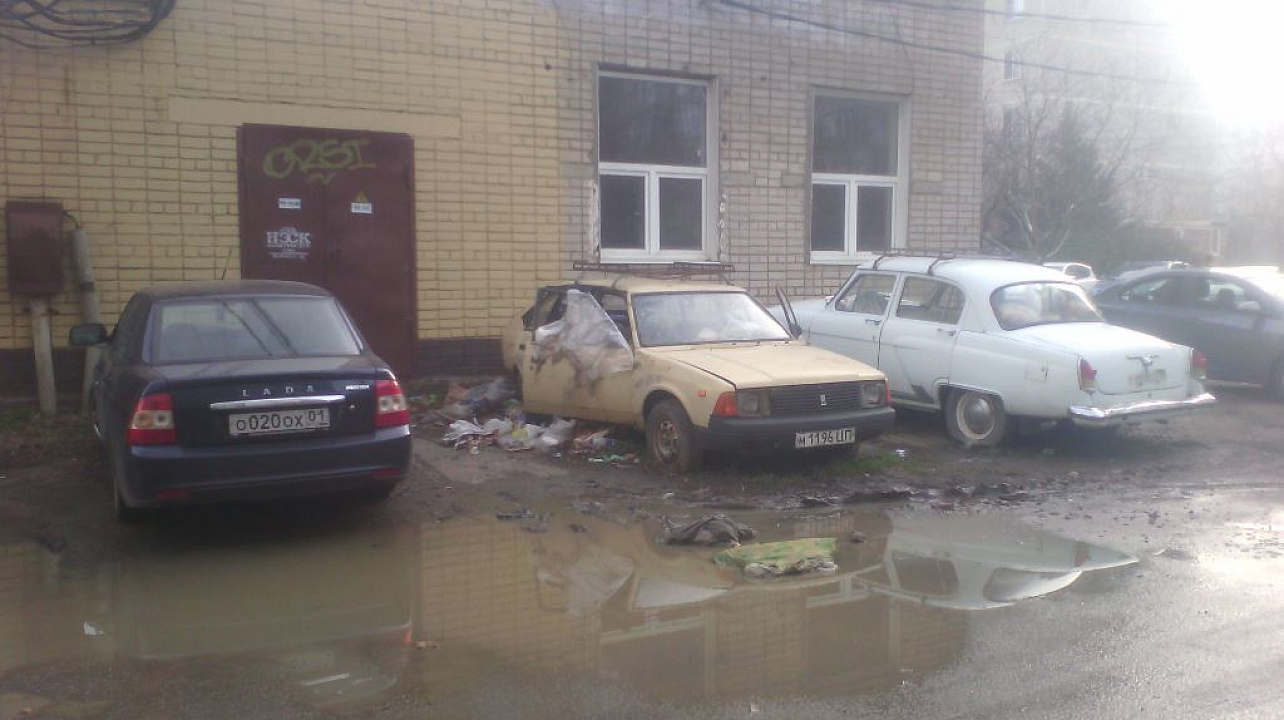 На территории Западного округа проведен мониторинг улиц с целью выявления и уборки транспортных средств, брошенных собственниками