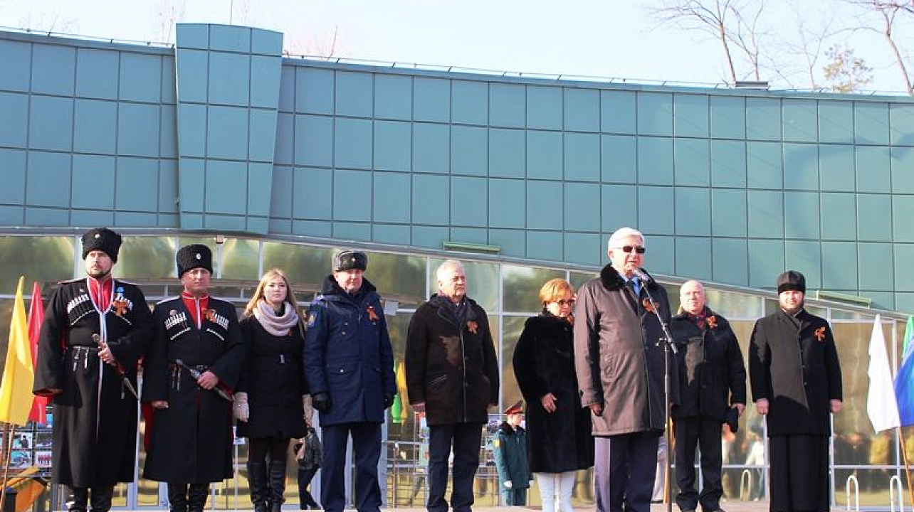 Жители Центрального округа приняли участие в открытии месячника оборонно-массовой и военно-патриотической работы.jpg