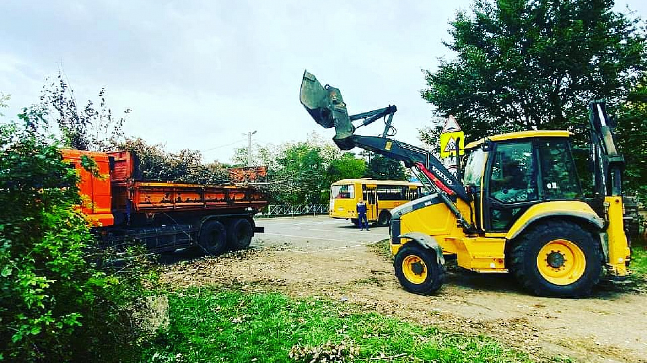 В преддверии Дня народного единства  жители Индустриального приняли участие в субботнике