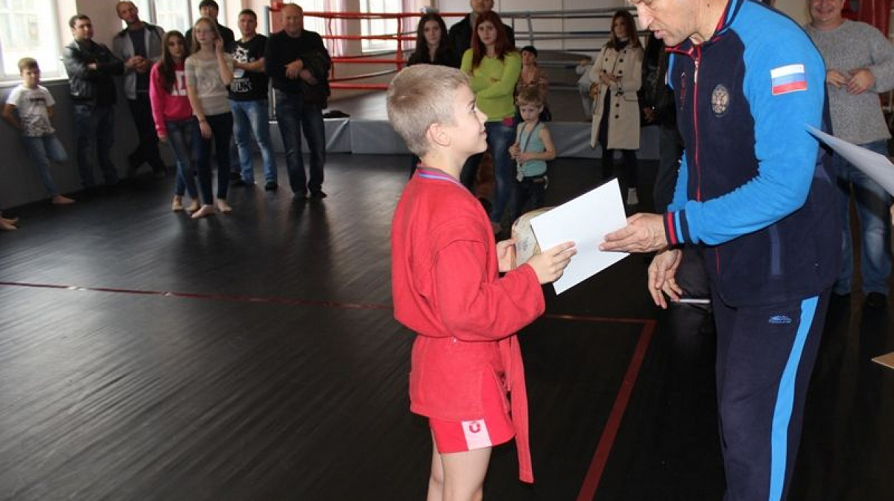 В Центральном округе прошел турнир по борьбе самбо на Кубок главы администрации Центрального округа