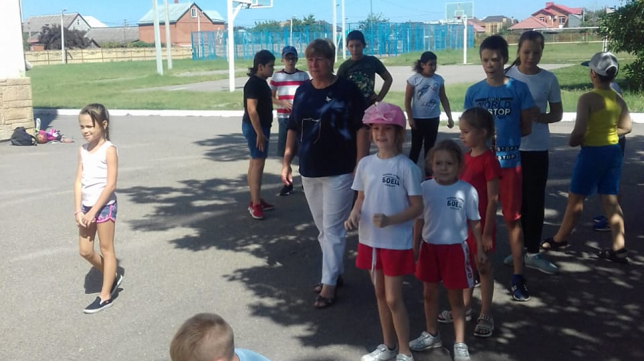 Инструкторы по спорту организовали с детьми на площадках профилактические мероприятия