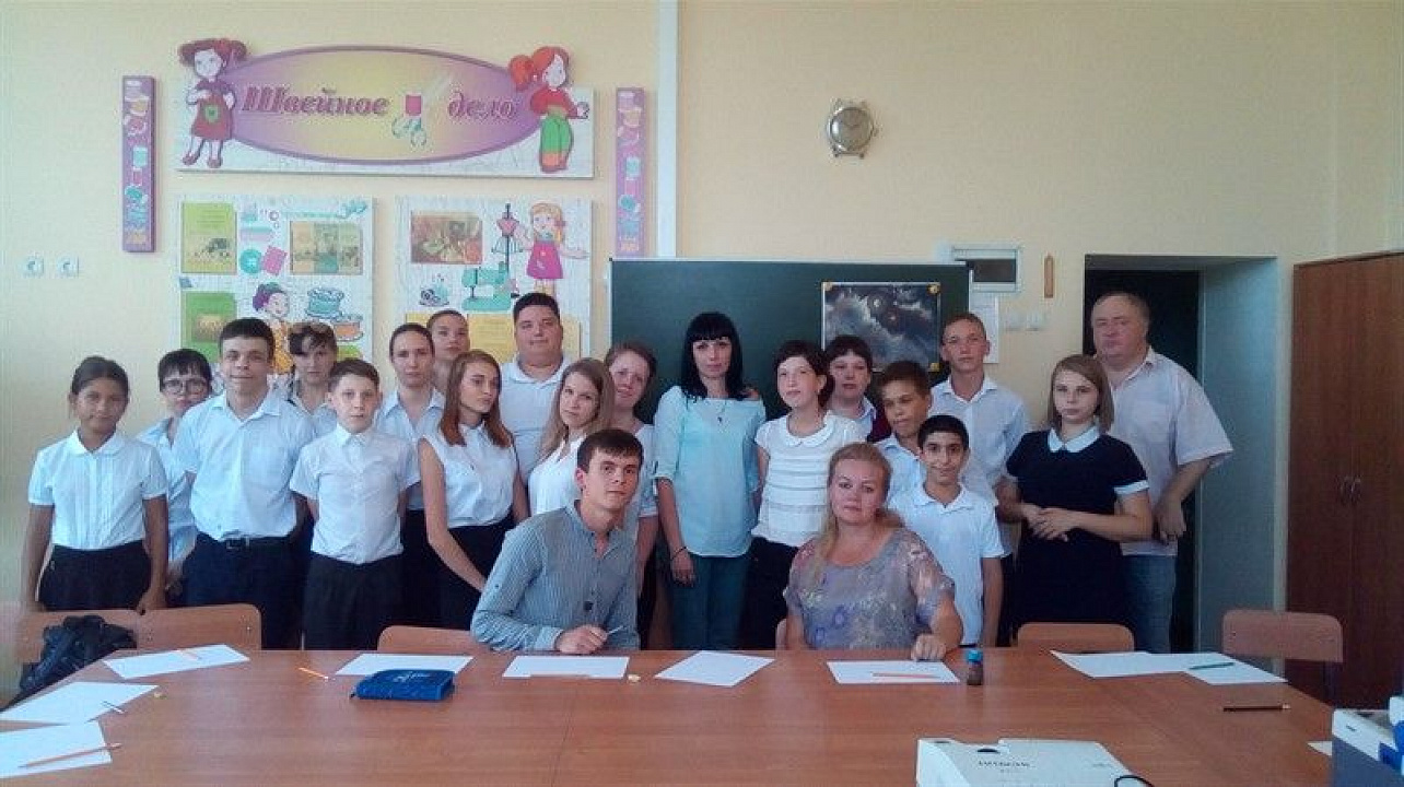 Под руководством «Содружества» в коррекционной школе №21 прошли профориентационные встречи с молодыми художниками.jpg