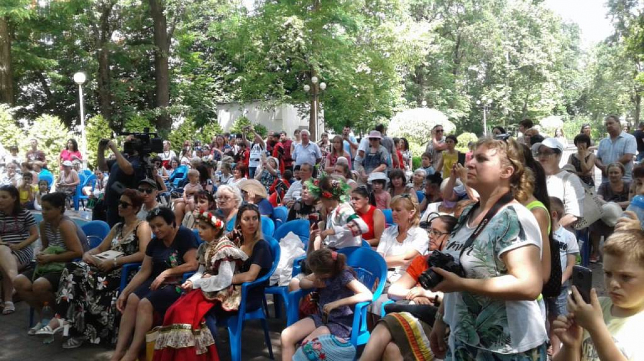 IMВ День России в парках «Городской сад» и «им. 30-летия Победы» прошли праздничные концертные программы