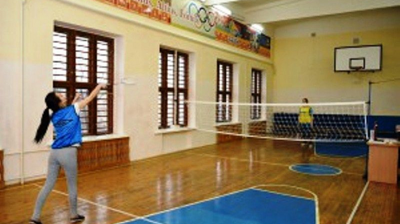 Студенты Краснодарского монтажного техникума участвуют в соревнованиях по бадминтону