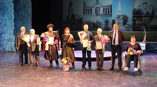 Общественные организации  Центрального округа чествовали  на городском новогоднем балу