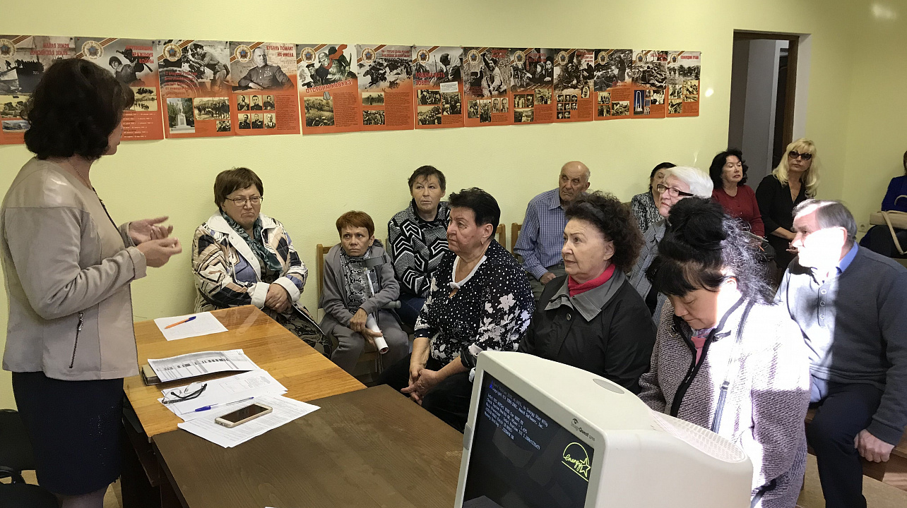 В  приемной депутата городской Думы  Краснодара Михаила Самойленко прошла встреча представителей общественности с  начальником МУРЭП №33