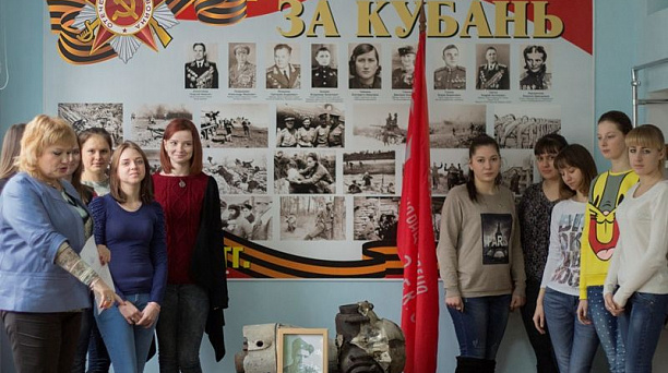 В зале Боевой Славы академии ИМСИТ состоялась экскурсия для студентов