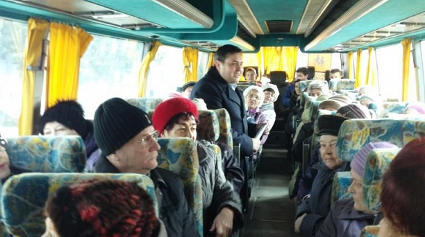 Глава Прикубанского округа Андрей Дорошев напутствовал ветеранов в экскурсионную поездку по Краснодару