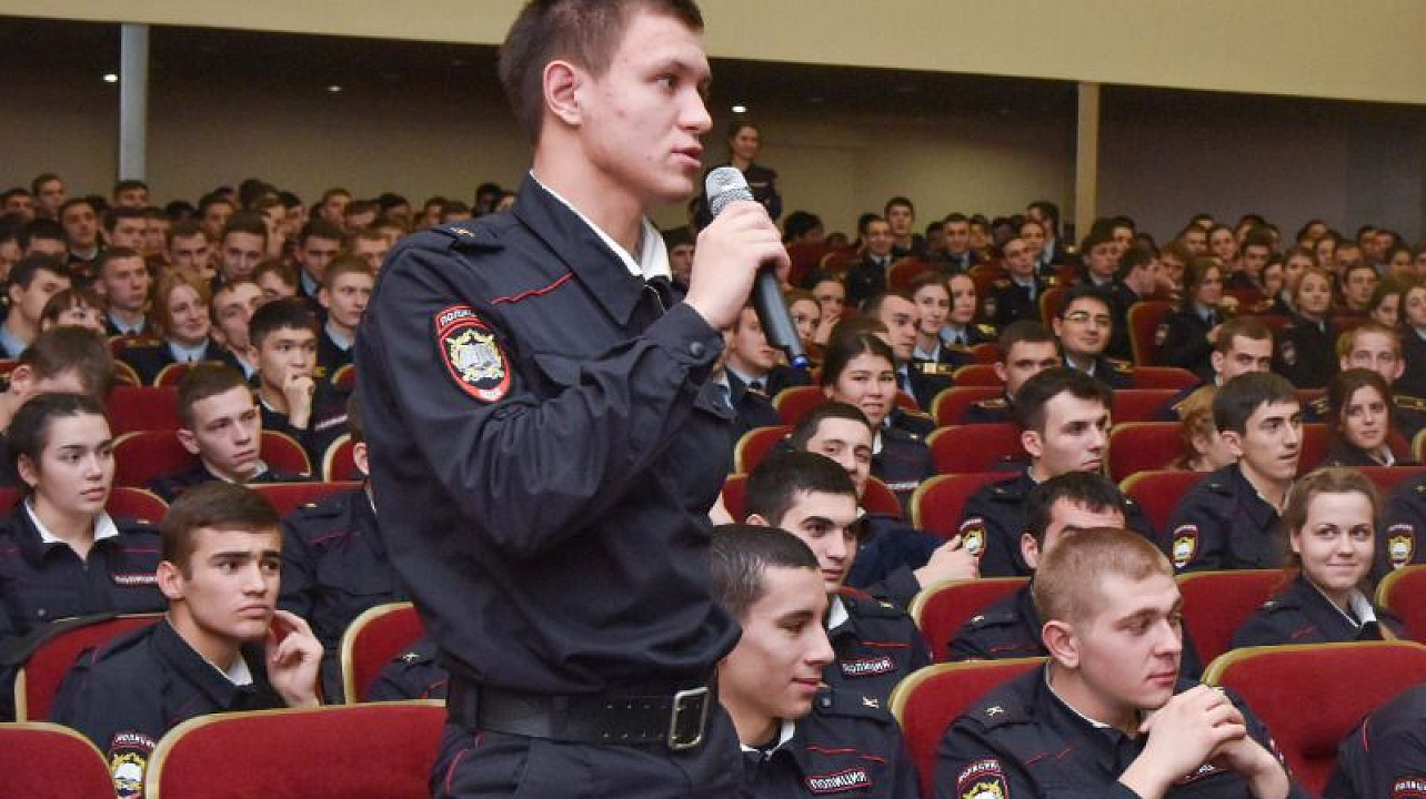 Боевое братство провело встречу краснодарских курсантов с Героем Советского Союза Г.П. Хаустовым.jpg