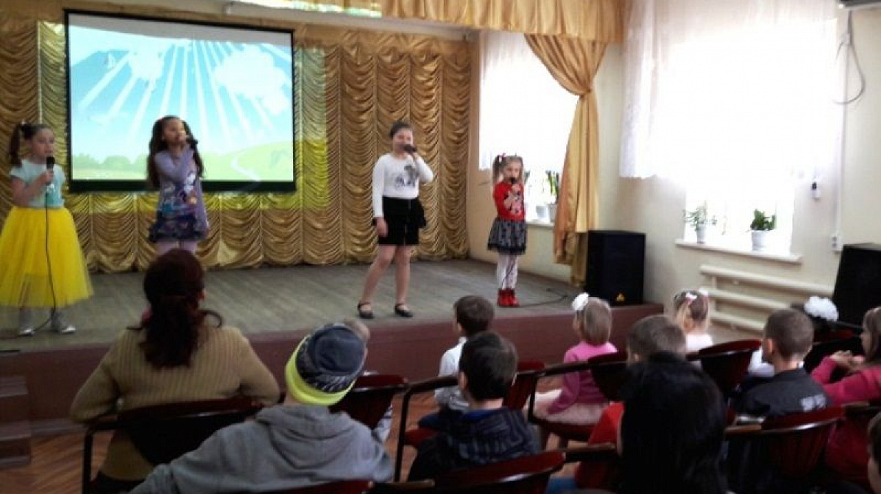 День театра отметили в Западном округе