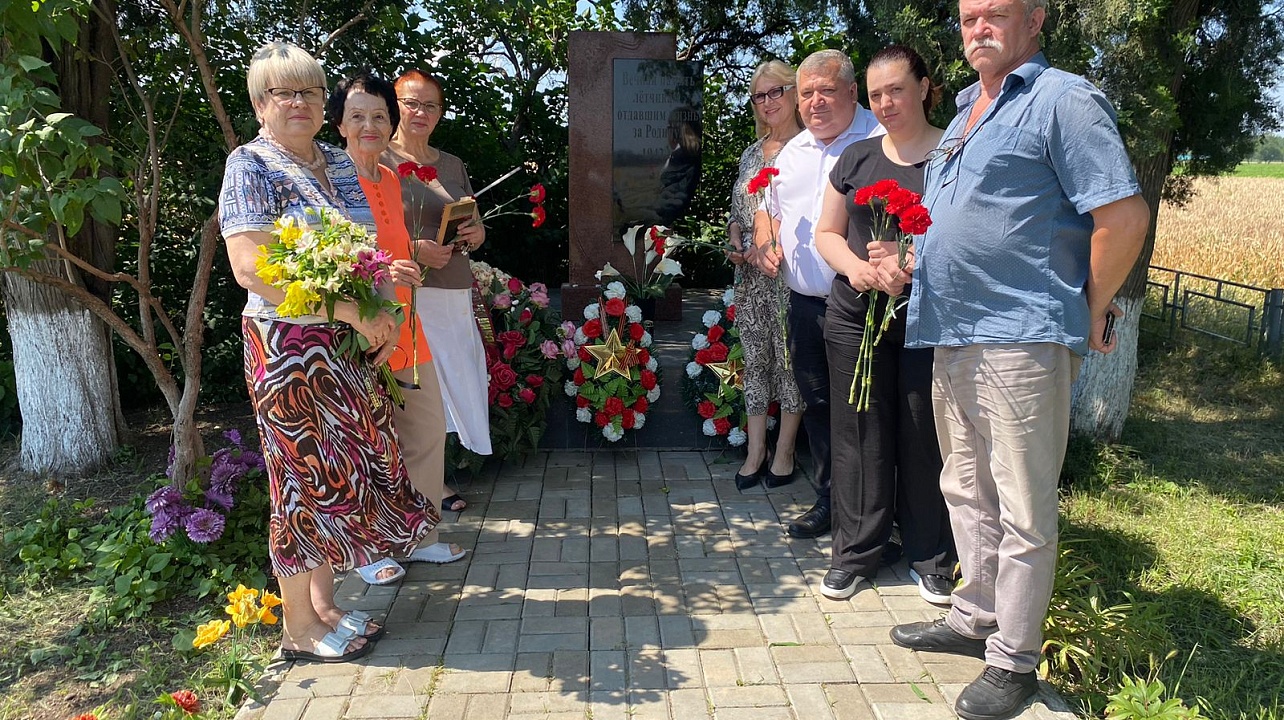 Акция «Свеча памяти» и возложения цветов у памятников участникам Великой Отечественной войны сегодня прошли по всему Прикубанскому округу