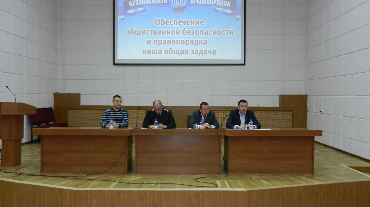 Обучающий семинар с членами народной дружины и общественными объединениями правоохранительной направленности.JPG