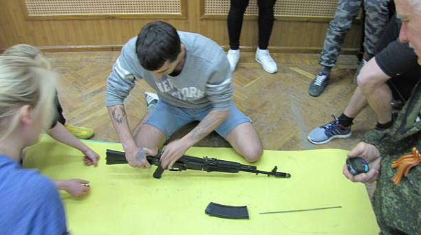 Западном округе прошли соревнования по военно-спортивному многоборью