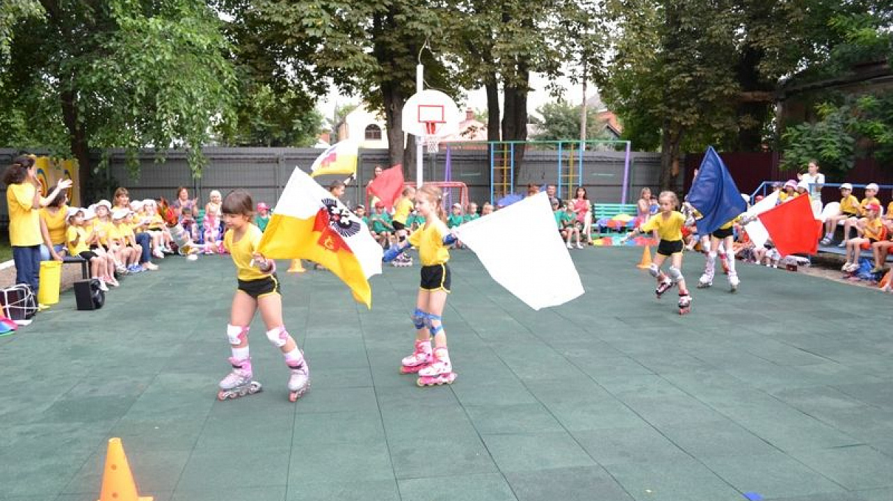 В детских садах Центрального округа прошли праздники, посвященные Дню государственного флага РФ
