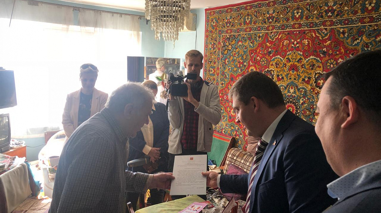 Депутат Государственной Думы России Дмитрий Ламейкин поздравил ветеранов с Днем пожилого человека