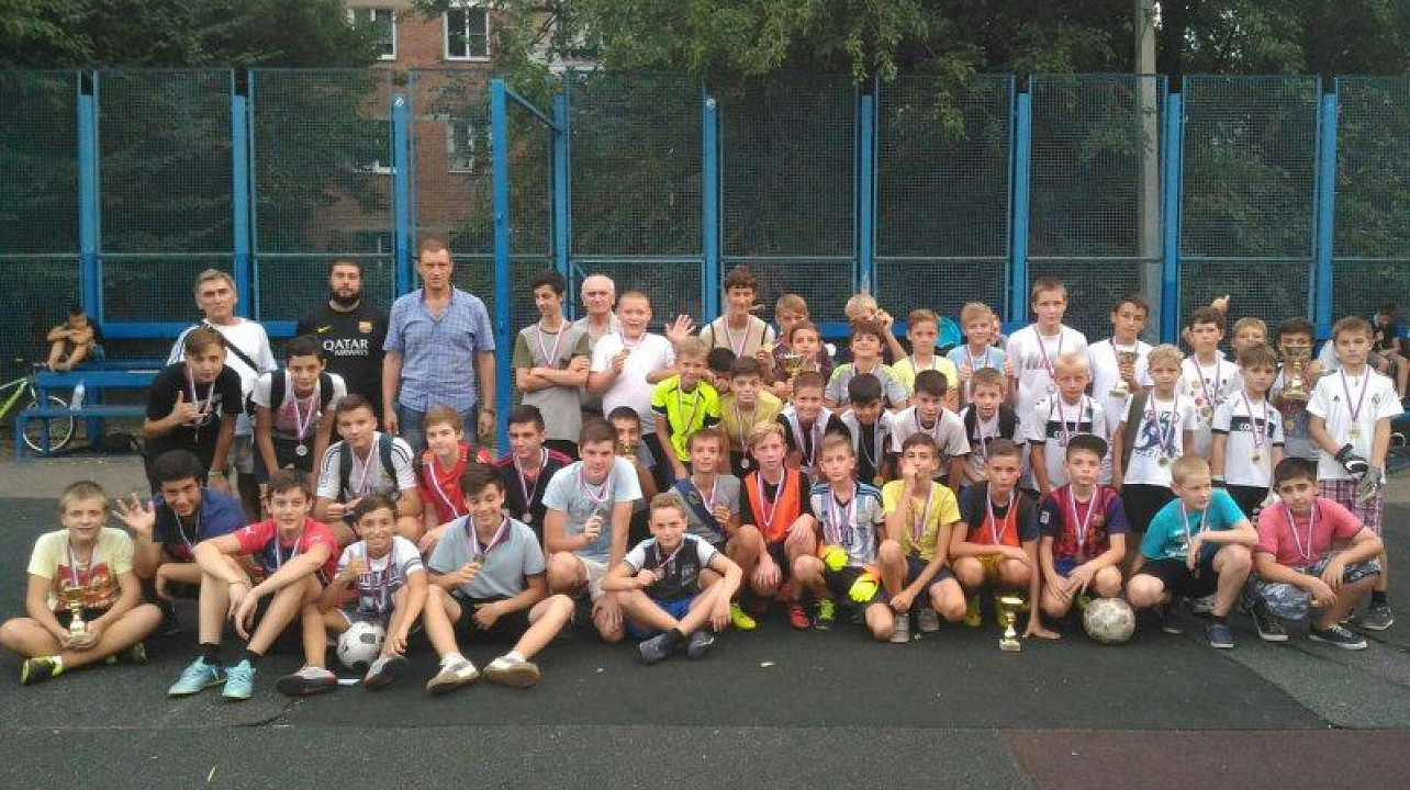 В Центральном округе завершился первый этап турнира по футболу