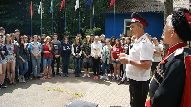 Казаки посетили лагерь «Дубрава»