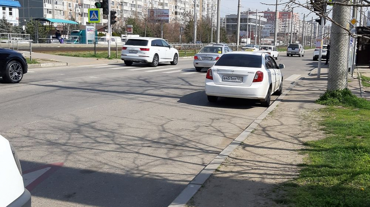 В Западном округе продолжается работа по выявлению брошенного автотранспорта