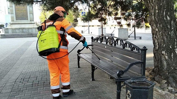 В Краснодаре продолжается круглосуточная санитарная обработка городских территорий