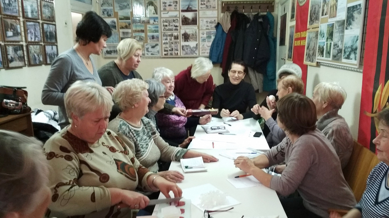 Мастер-классы народных умельцев в ТЦ №27 раскрывают новые таланты