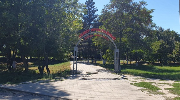 Завершается благоустройство сквера «Прохладный» в станице Старокорсунской