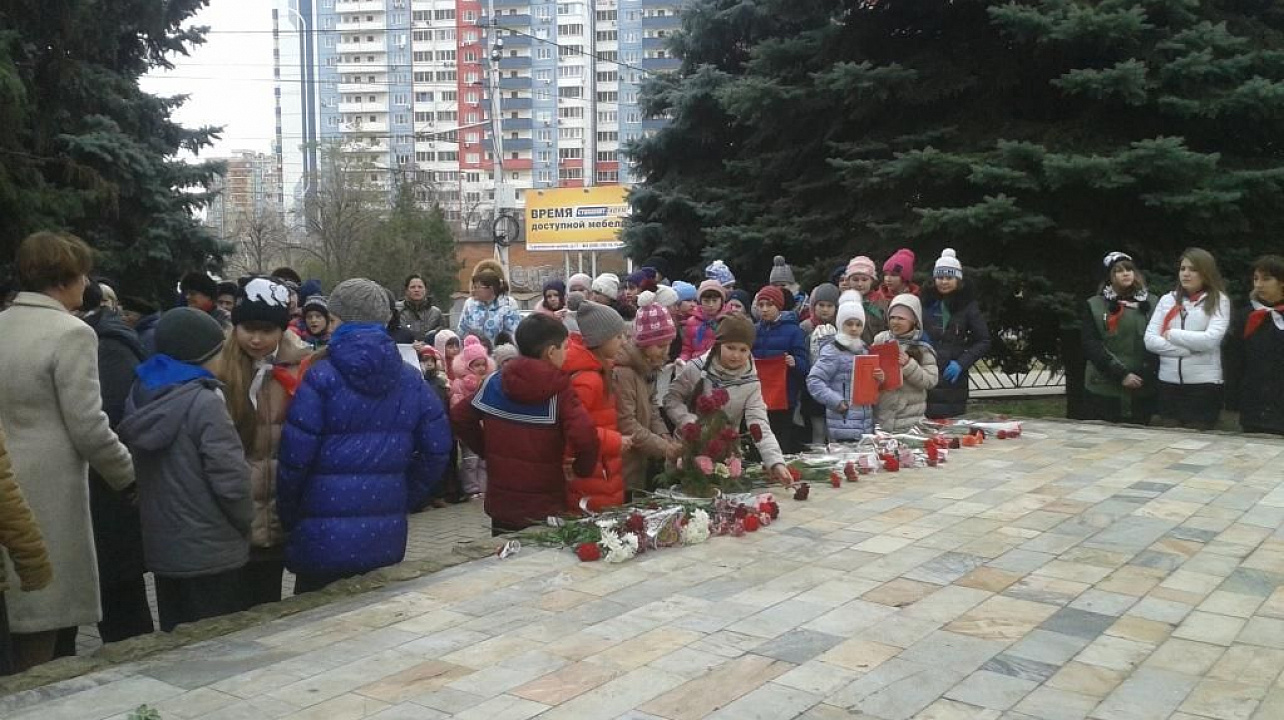 Вчера у памятника «Летчикам –героям» на улице Тургенева состоялся митинг ко Дню освобождения Краснодара