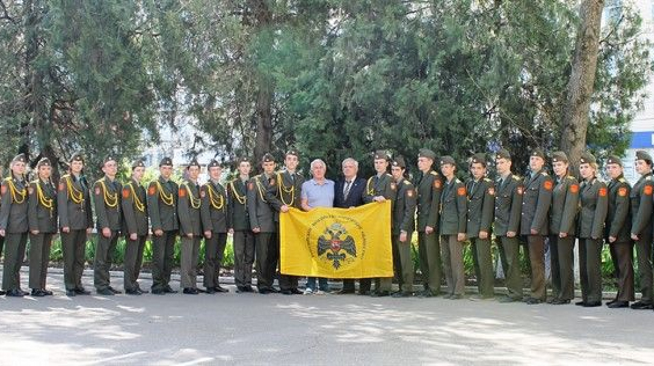 Курсанты поста №1 вспомнили подвиг летчика Александра Покрышкина.jpg