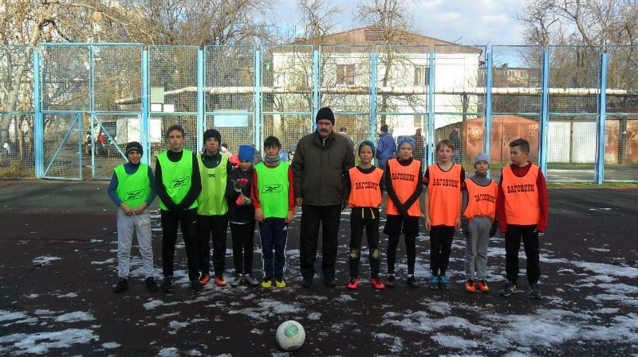 В Центральном округе стартовал зимний турнир по мини-футболу