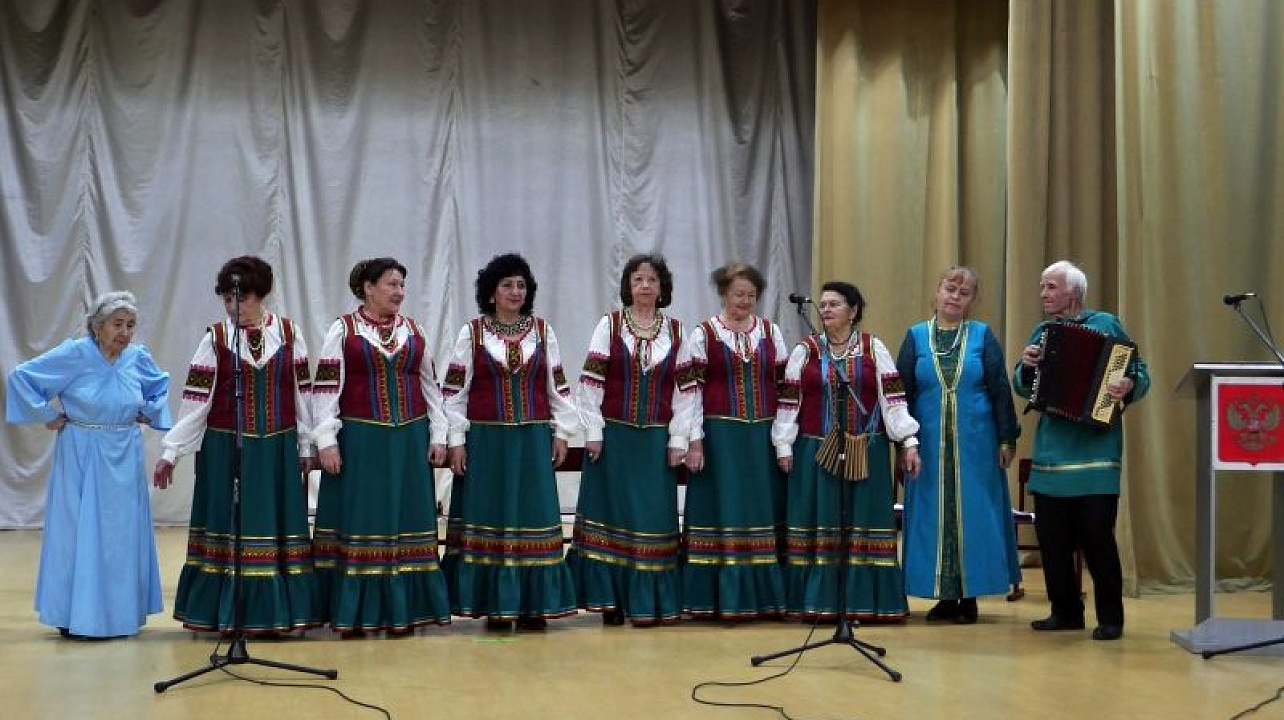 Краснодарское отделение ВОС провело литературно-музыкальный салон, посвященный Дню матери.jpg