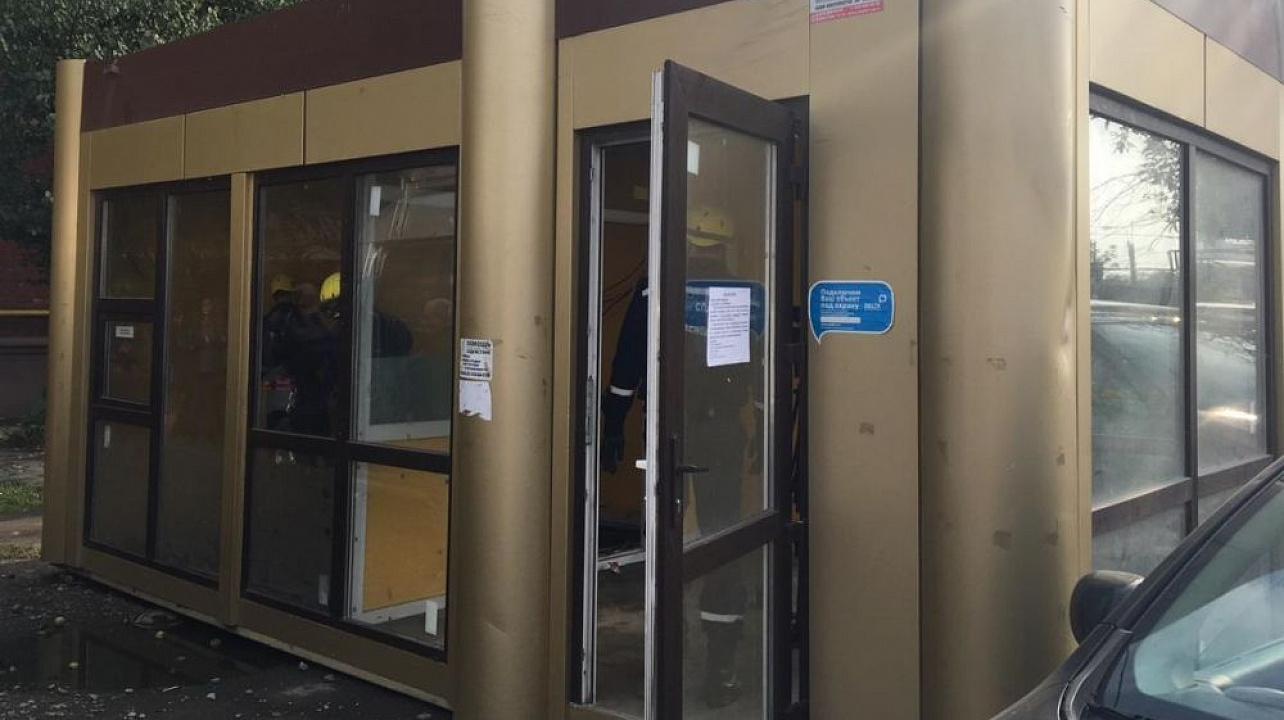 В Краснодаре демонтируют павильон на пересечении ул. Славянской и им. Толбухина