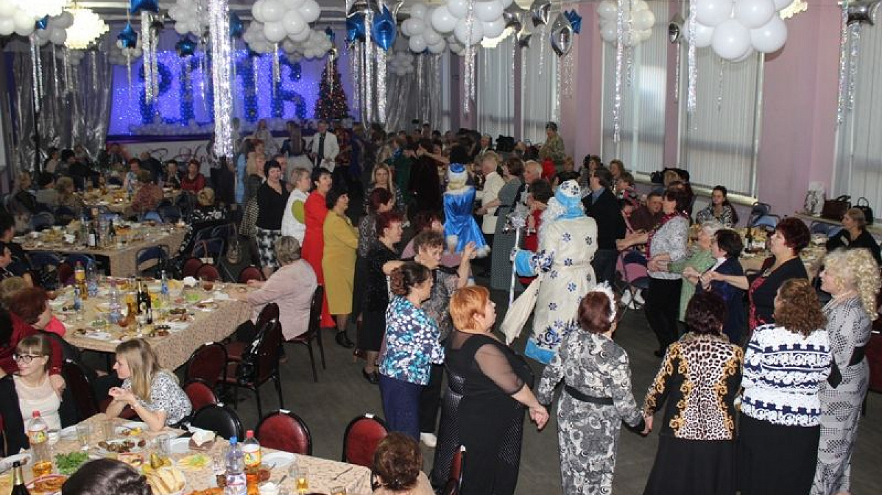В Центральном округе состоялся новогодний бал общественности