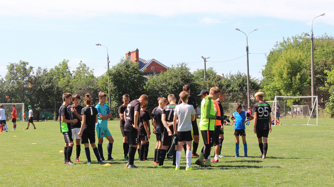 Футбол набирает ход