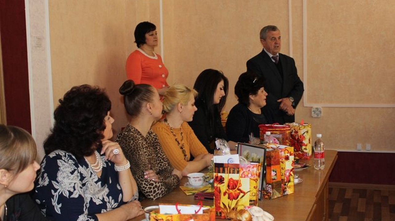 В администрации Центрального округа прошел торжественный прием, посвященный Международному женскому дню
