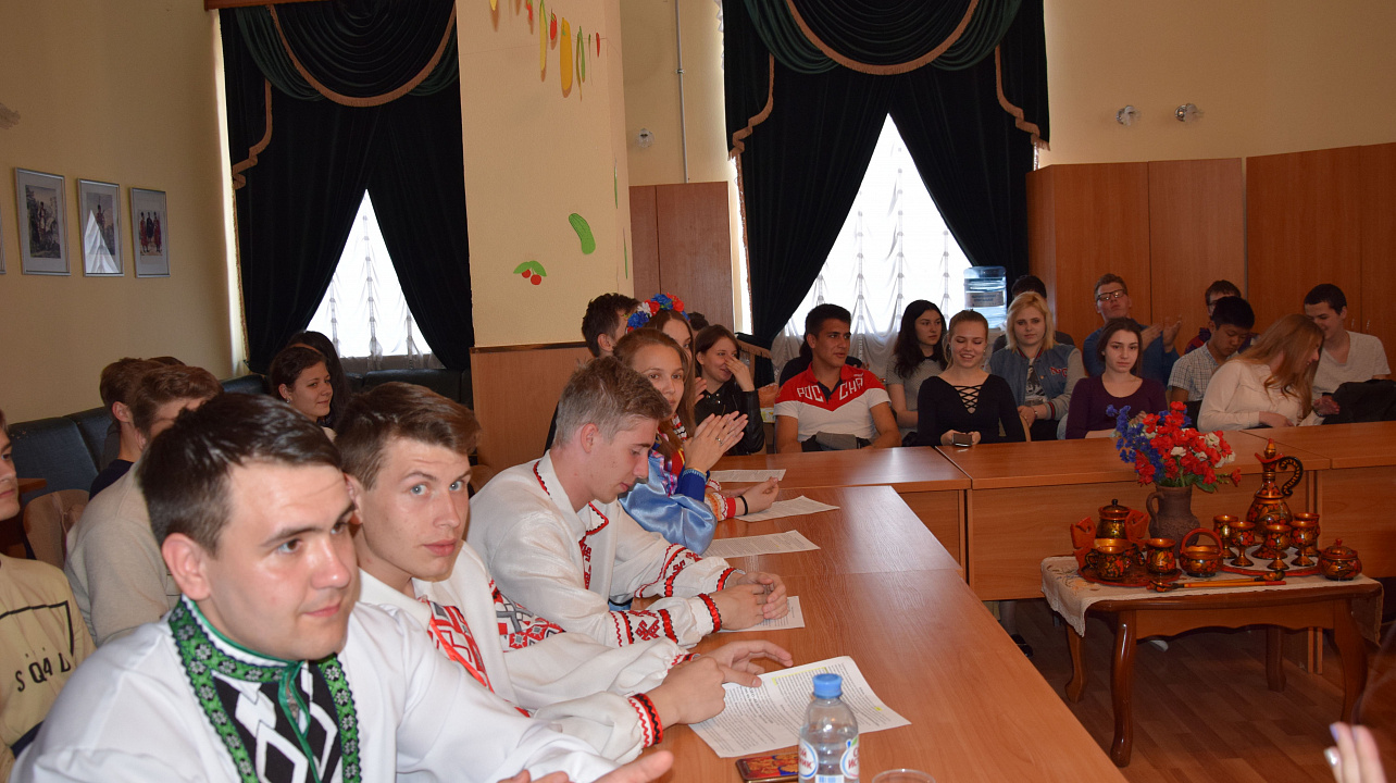 Активисты молодёжного клуба «Оберег» организовали дегустацию славянских блюд (4).JPG
