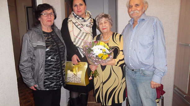 В Прикубанском округе поздравили с днем рождения руководителя секции «Блокадники и жители блокадного Ленинграда» городского совета ветеранов Лидию Хамилянину