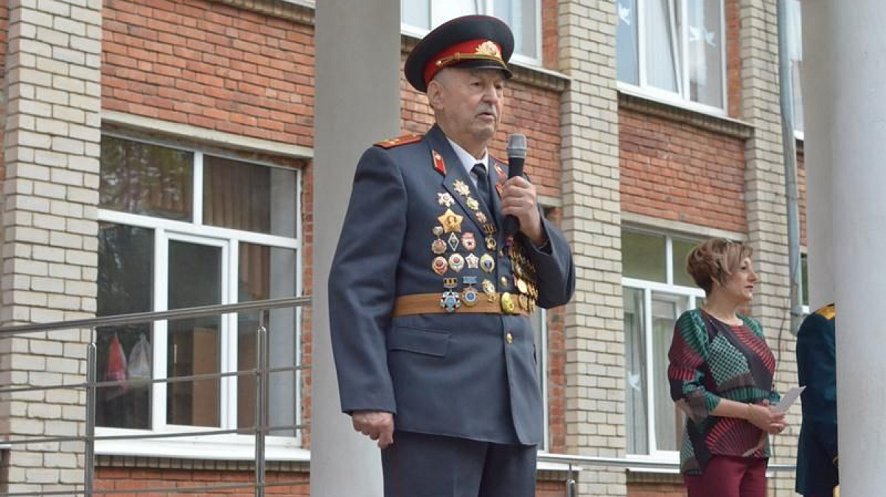 В школе Западного округа прошла линейка Победы