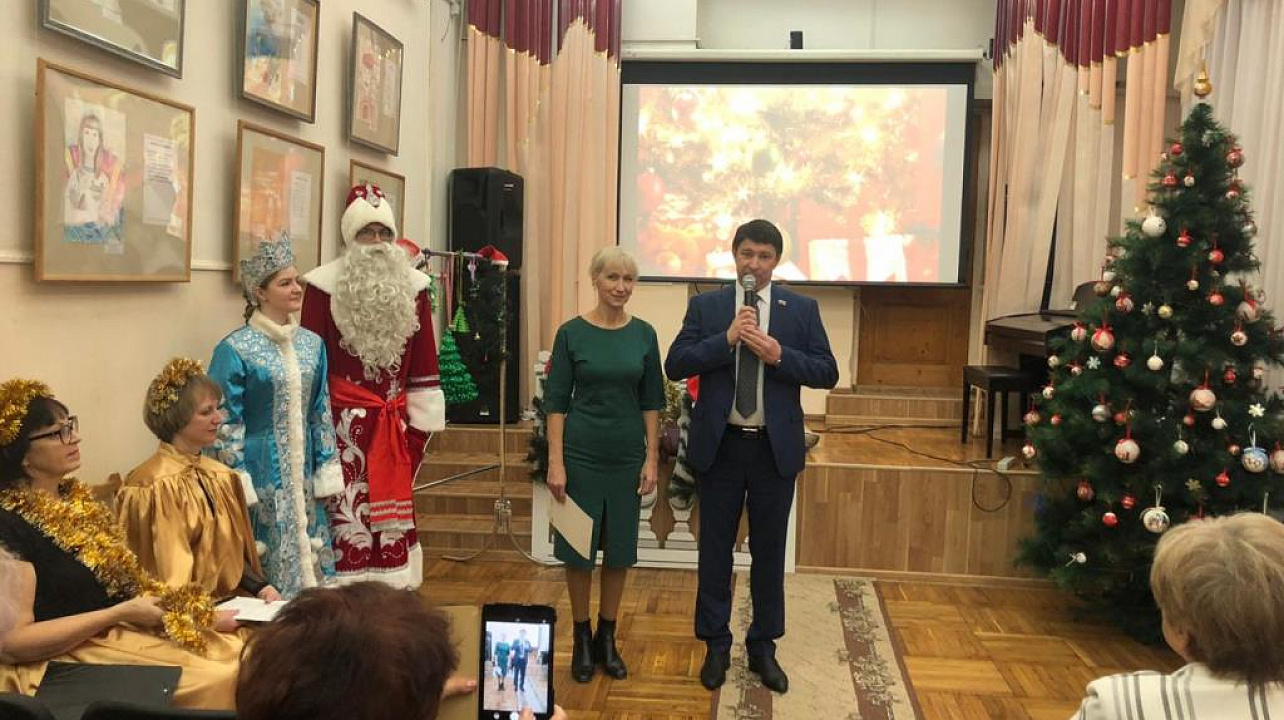 Общественные организации Западного округа принимают поздравления с Новым годом