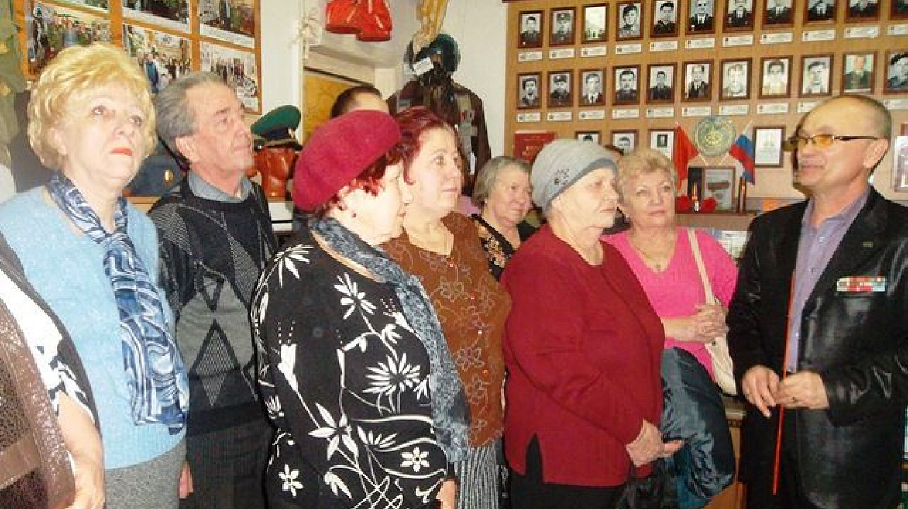 гагаринцы у афганцев.jpg