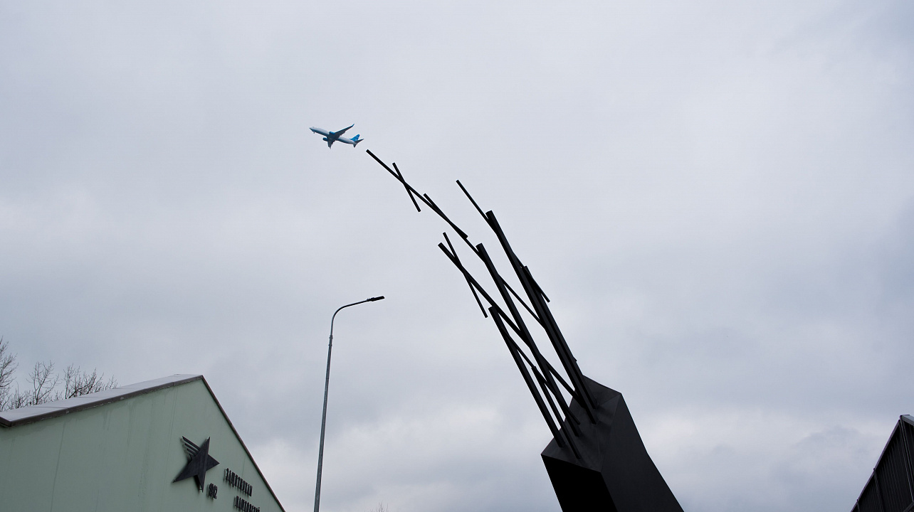 Утро суббота, кто куда, а мы - на субботник!