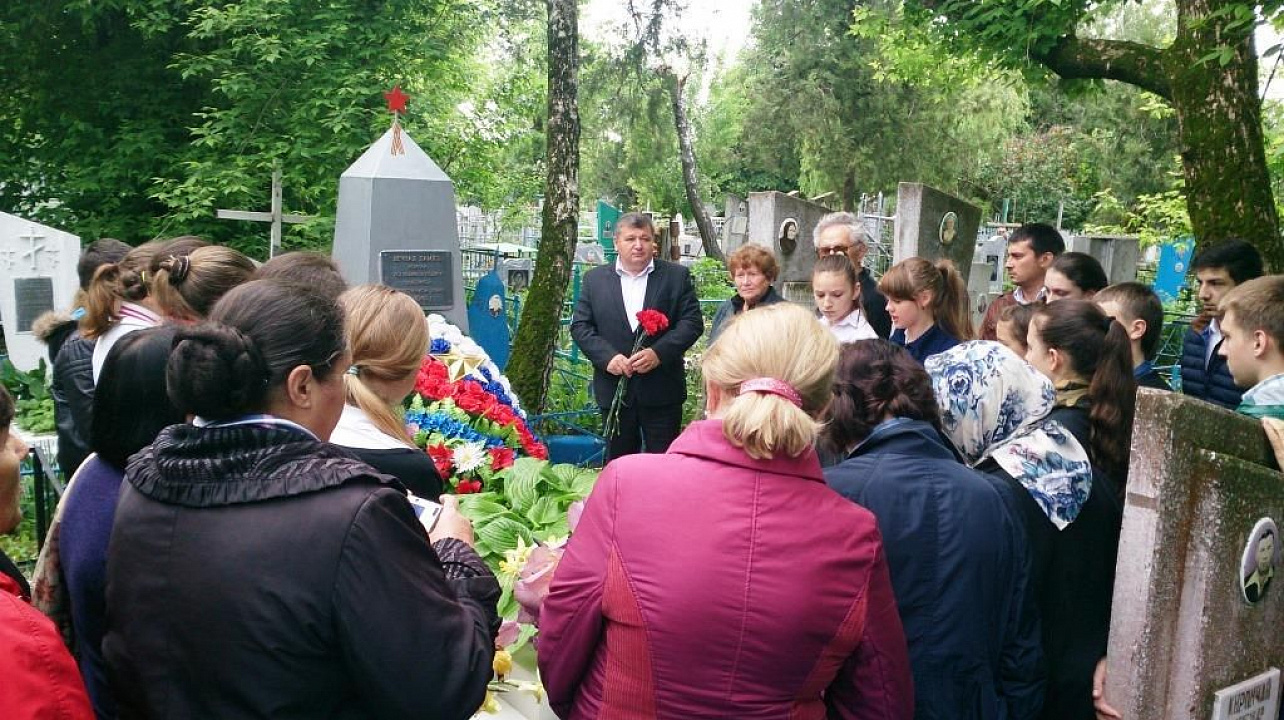 Жители поселка Колосистый почтили память воинов Великой Отечественной
