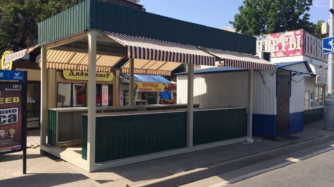 Западный округ приглашает дачников  в специальные торговые павильоны