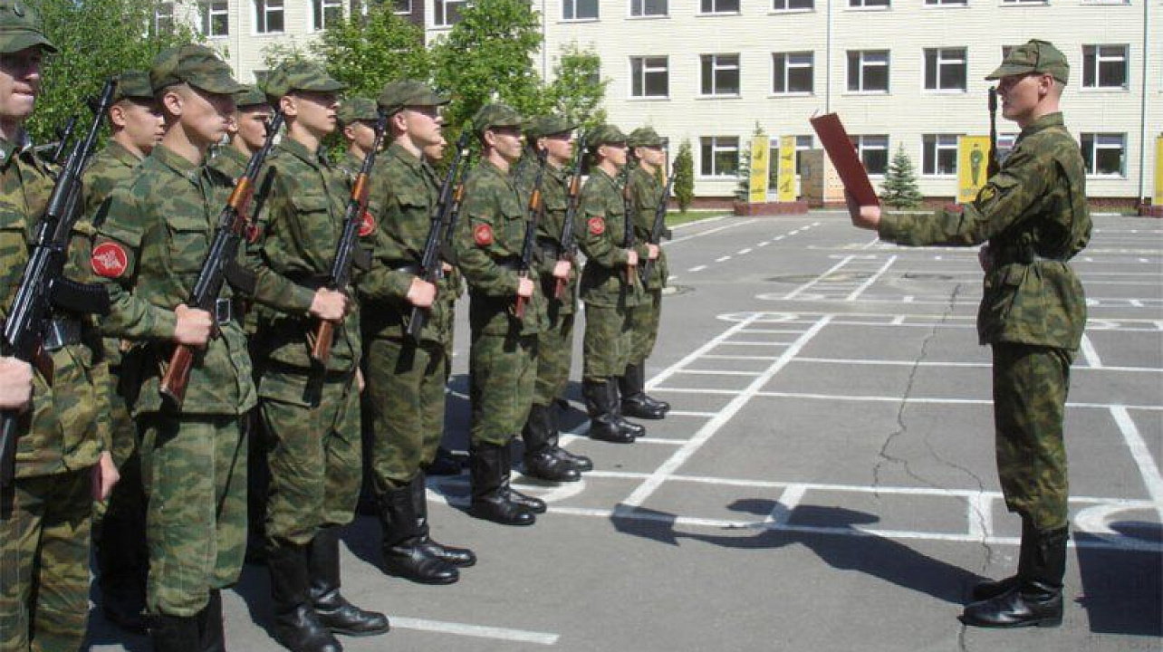 Военный комиссариат производит набор граждан на военную службу