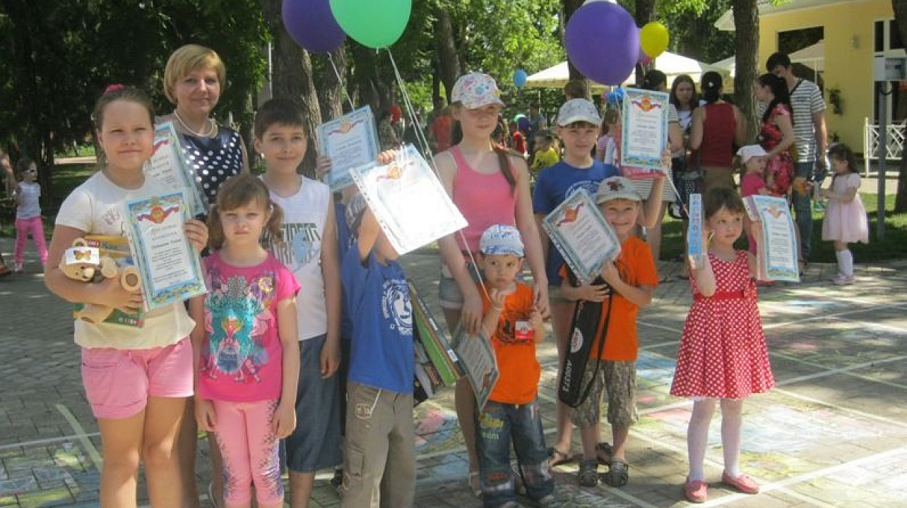 Сотрудники администрации Центрального округа приняли участие в конкурсе «Папа, мама, я – спортивная семья»