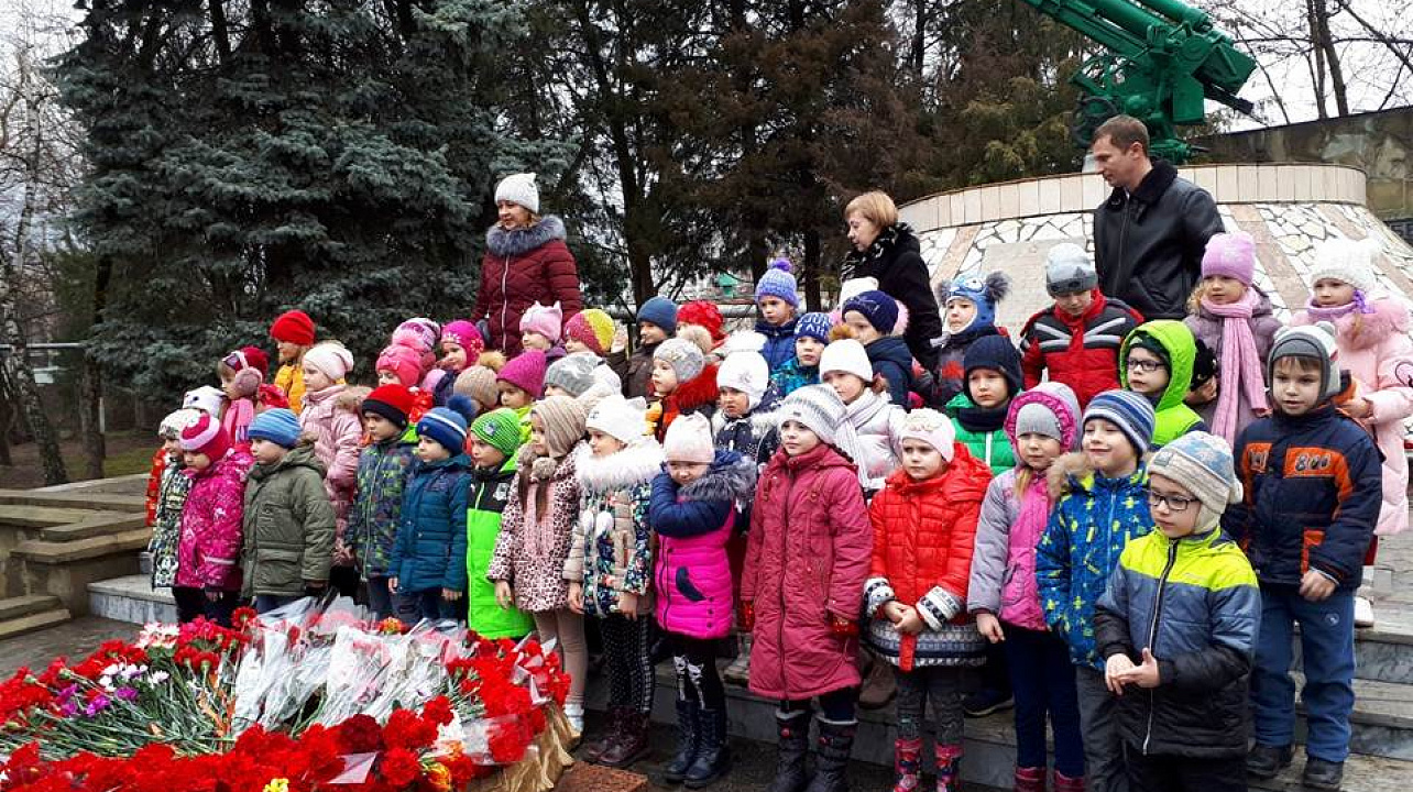 Экскурсия к памятнику зенитчикам