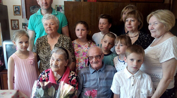 В Прикубанском округе поздравили с 95-летием участника битвы за Сталинград