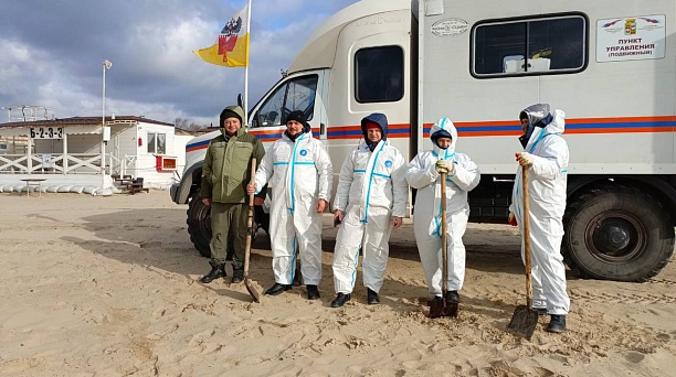 Краснодарские спасатели за сутки очистили 1 км побережья Анапы повторно