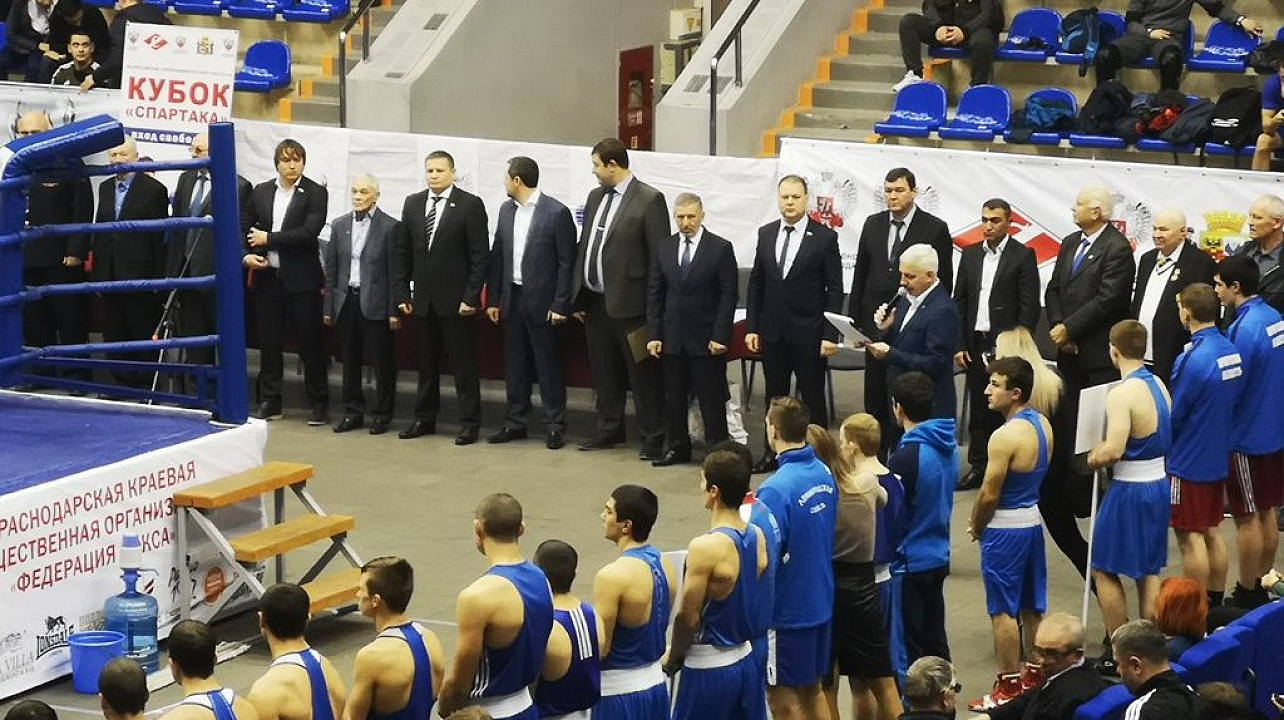 В Западном округе проходит турнир по боксу