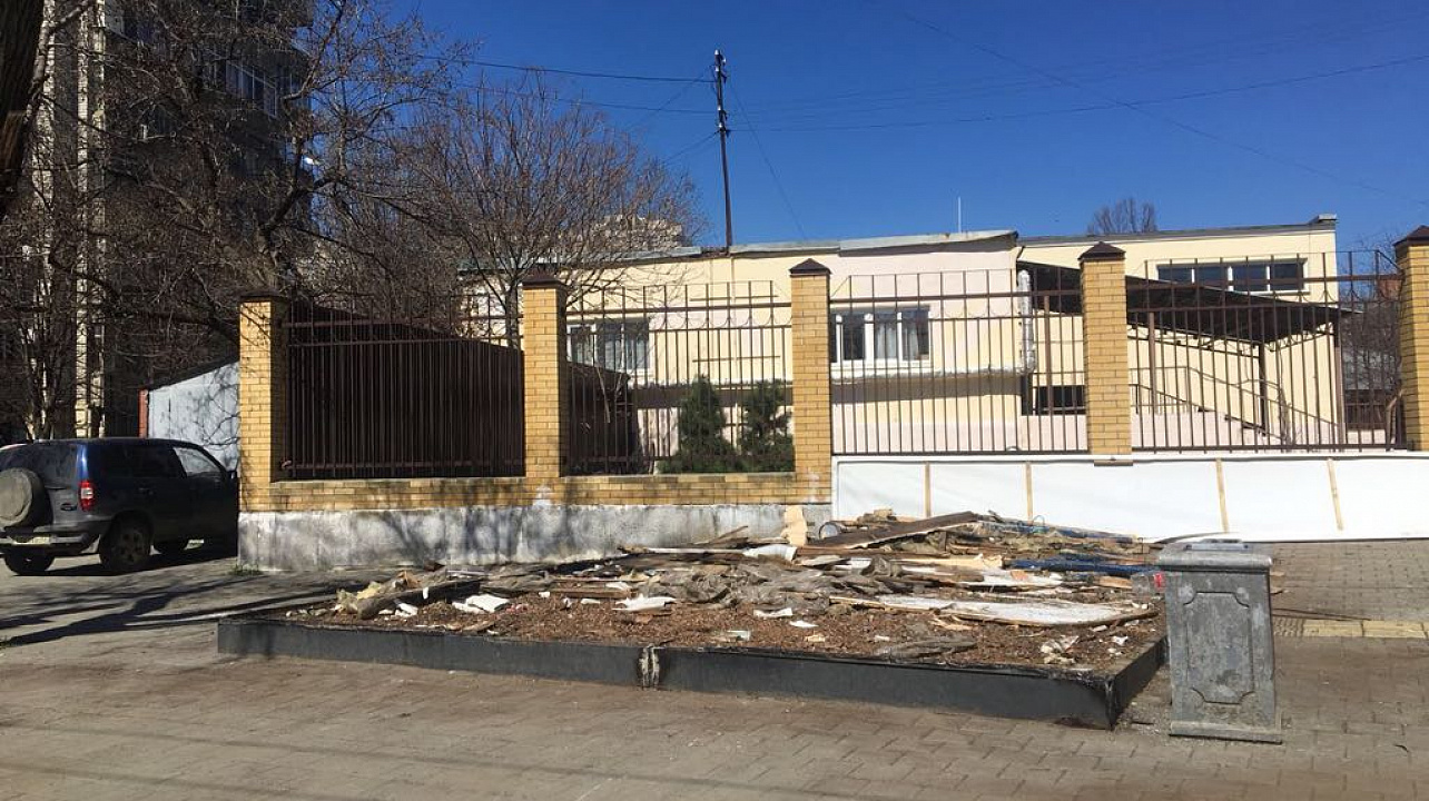 В Западном округе проводятся работы по комплексному благоустройству территории