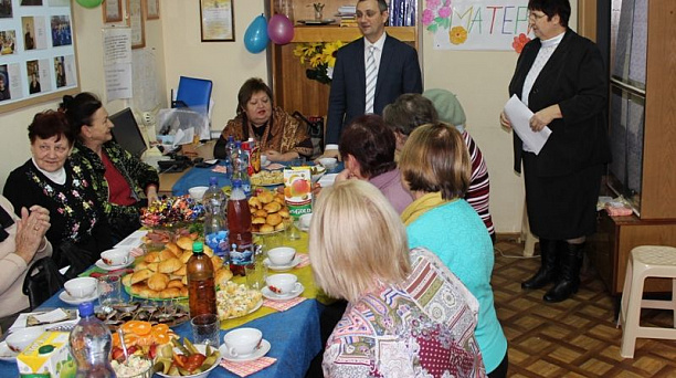 В Центральном округе стартовали праздники, посвященные Дню матери